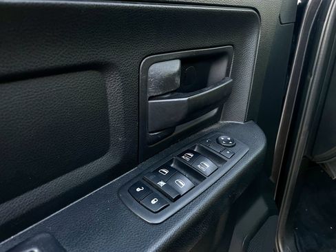 Used 2018 RAM 1500 Express image 15