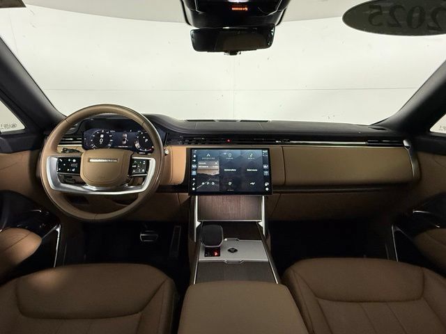 Certified 2025 Land Rover Range Rover Autobiography AWD/4WD image 15