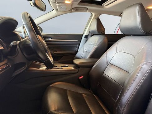 Used 2019 Nissan Altima 2.5 SL FWD image 18