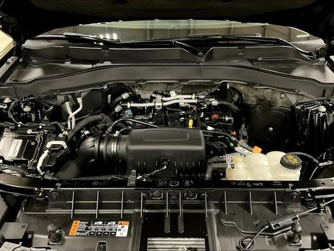 Certified 2023 Ford Explorer XLT w/ Equipment Group 202A AWD/4WD image 10