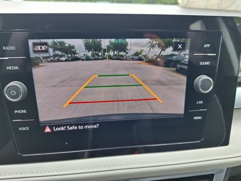 New 2026 Volkswagen Taos SE FWD image 15