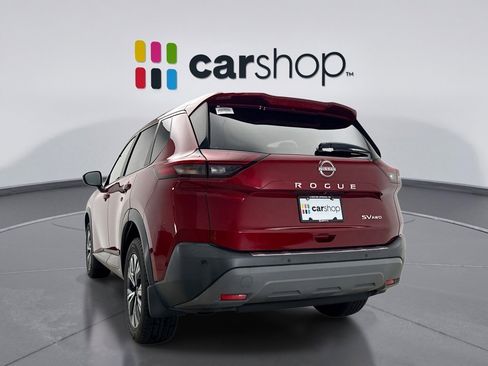 Used 2022 Nissan Rogue SV image 3