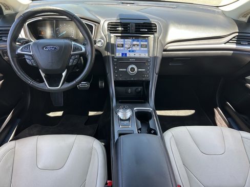 Used 2017 Ford Fusion Titanium FWD image 16