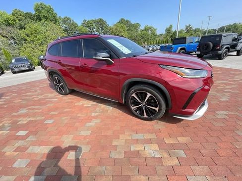 Used 2022 Toyota Highlander XSE FWD image 37