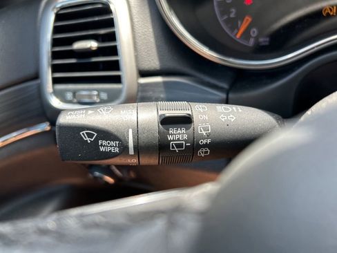 Used 2022 Jeep Grand Cherokee Limited image 22