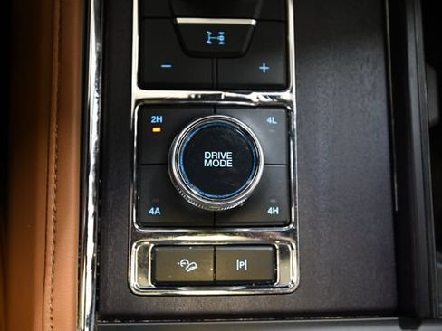 Used 2024 Ford Expedition Max Platinum AWD/4WD image 32