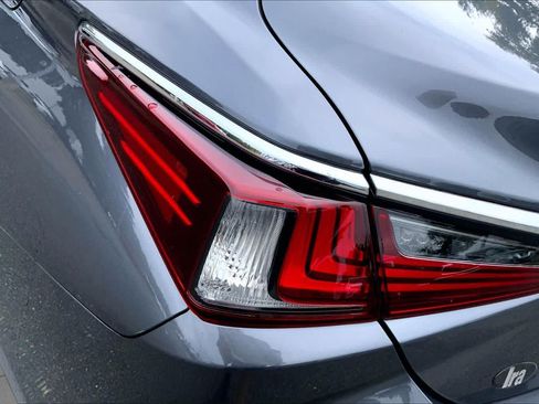 Used 2024 Lexus ES 350 w/ Premium Package FWD image 29