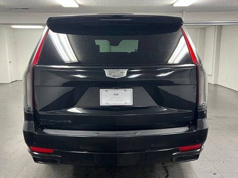 Used 2024 Cadillac Escalade Sport Platinum w/ LPO, ONYX Package AWD/4WD image 4