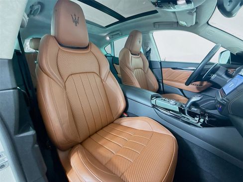 Used 2022 Maserati Levante Modena image 19