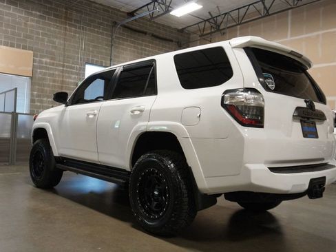 Used 2016 Toyota 4Runner SR5 Premium AWD/4WD image 3