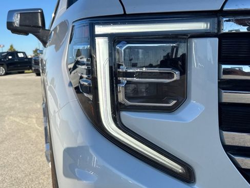 Used 2024 GMC Sierra 1500 SLT w/ SLT Premium Plus Package image 11