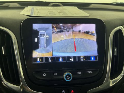 Used 2023 Chevrolet Equinox Premier image 19