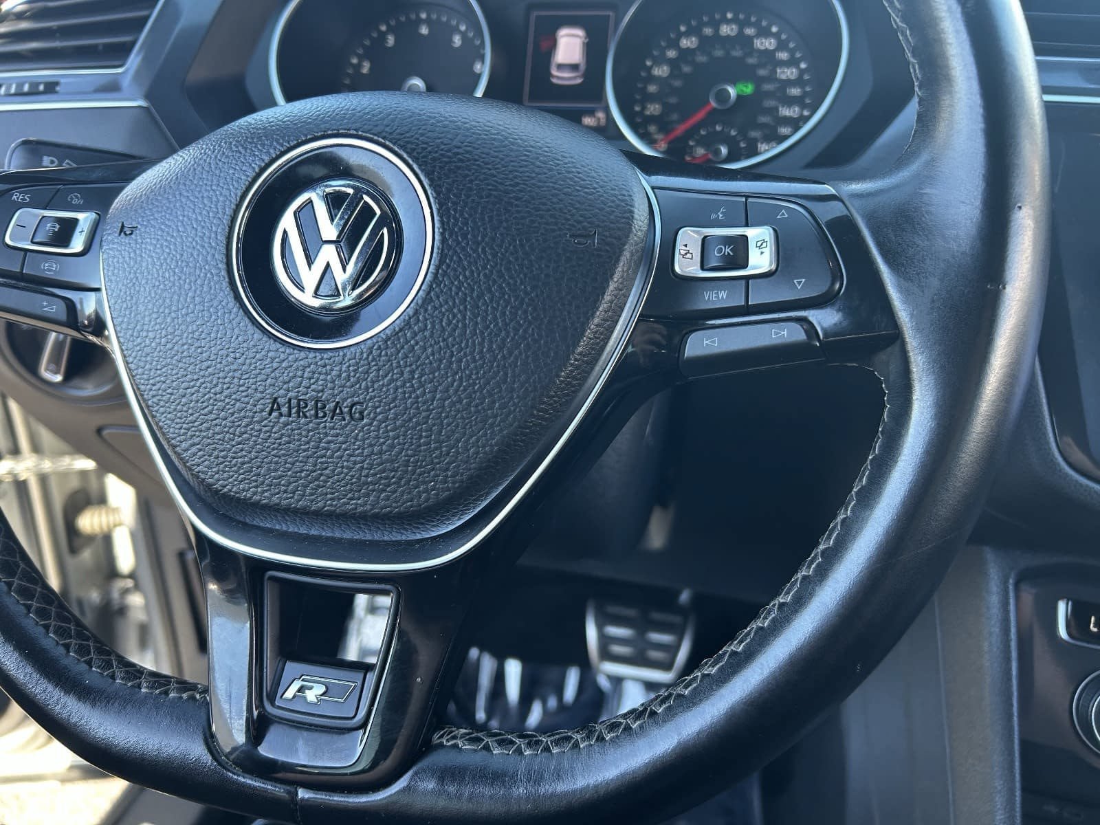 Used 2021 Volkswagen Tiguan SE R-Line w/ 3rd Row Seat Package AWD/4WD image 27