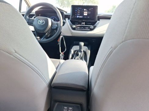 Used 2026 Toyota Corolla LE FWD image 31