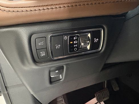 Used 2023 Lincoln Nautilus Reserve image 18