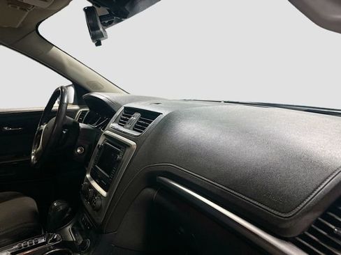 Used 2014 GMC Acadia SLE image 27