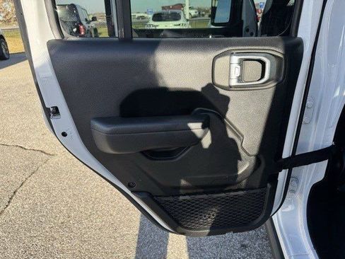 Certified 2024 Jeep Wrangler Unlimited Rubicon image 28