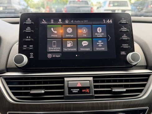 Used 2018 Honda Accord EX image 24