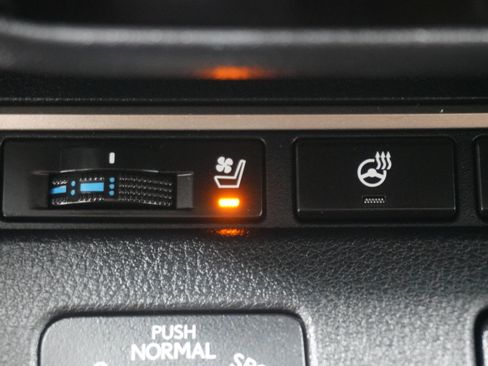 Used 2017 Lexus ES 350 w/ Luxury Package FWD image 21