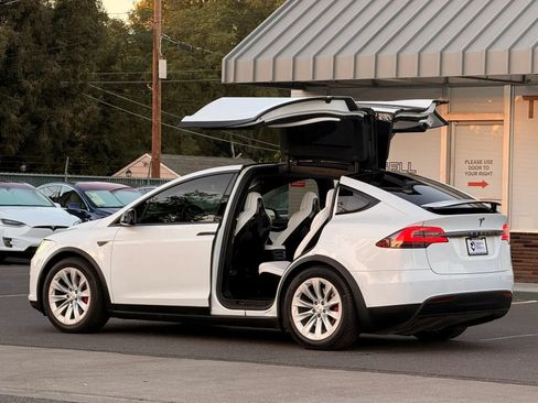 Used 2016 Tesla Model X Performance AWD/4WD image 7