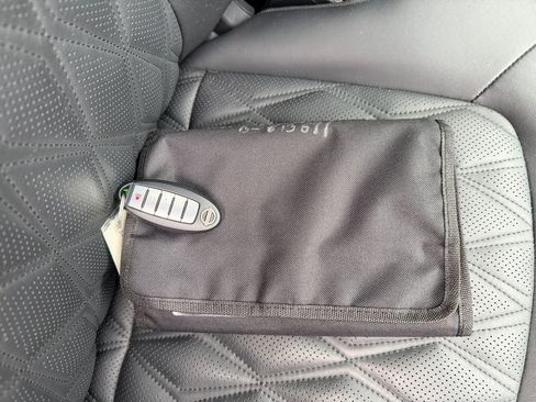 Used 2022 Nissan Armada Platinum w/ Captain's Chairs Package image 30