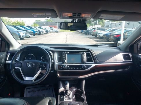 Used 2015 Toyota Highlander Limited Platinum AWD/4WD image 9