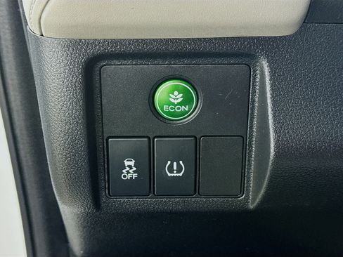 Used 2022 Honda HR-V LX image 11