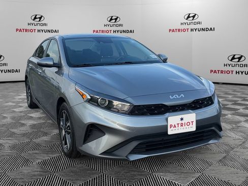 Used 2023 Kia Forte LXS w/ LXS Technology Package FWD image 1