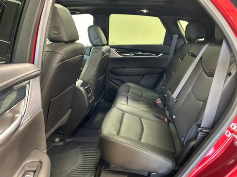 Used 2025 Cadillac XT5 Premium Luxury w/ Technology Package AWD/4WD image 27