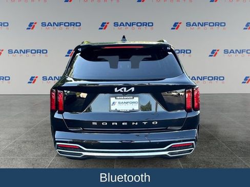 Used 2022 Kia Sorento S w/ Panoramic Sunroof Package FWD image 5
