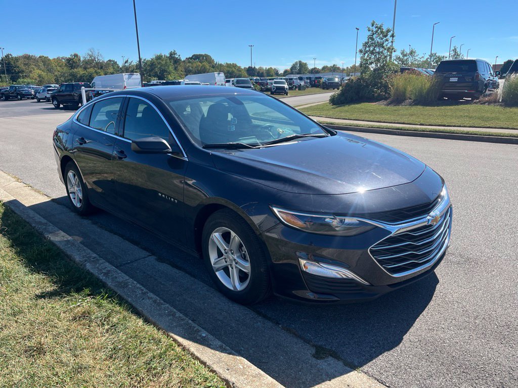 Used 2022 Chevrolet Malibu LS FWD image 2