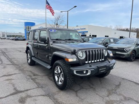 Used 2020 Jeep Wrangler Unlimited Sahara AWD/4WD image 7