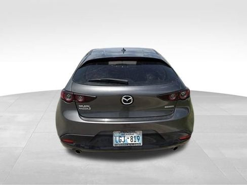 Used 2019 MAZDA MAZDA3 Hatchback w/ Preferred Package FWD image 4