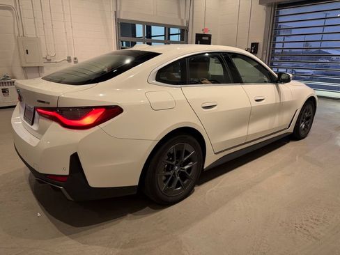 Used 2023 BMW i4 eDrive35 w/ Premium Package RWD image 9