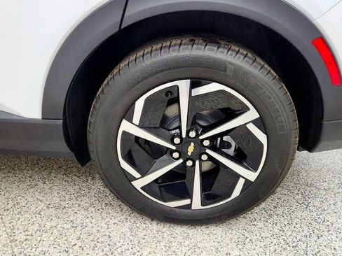 Used 2026 Chevrolet Equinox EV LT image 9