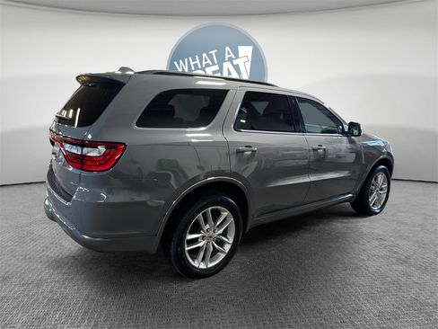 Used 2022 Dodge Durango GT image 3