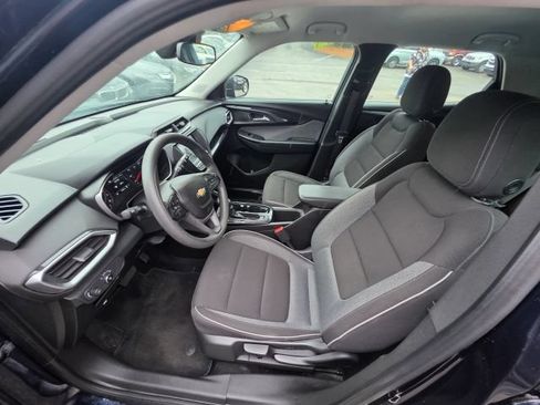 Used 2021 Chevrolet TrailBlazer LS FWD image 12