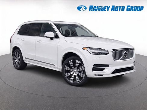 Used 2025 Volvo XC90 T8 Ultra w/ Protection Package Premier AWD/4WD image 2