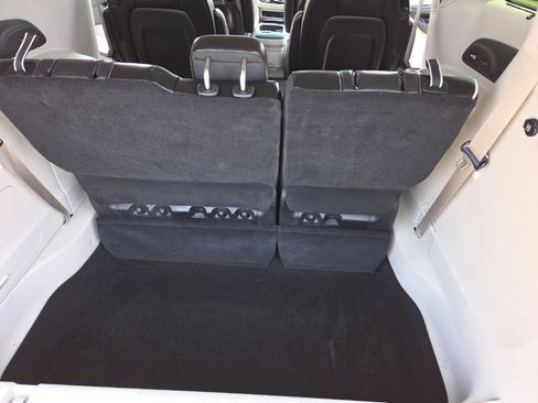 Used 2023 Chrysler Pacifica Limited w/ Uconnect Theater Family Group AWD/4WD image 29