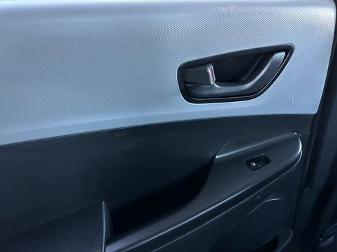 Used 2019 Hyundai Kona SE image 32