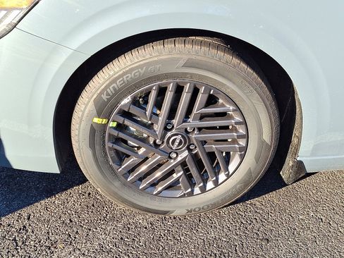 New 2026 Nissan Sentra SV image 2