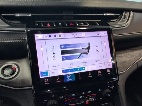 Used 2023 Jeep Grand Cherokee Limited w/ Luxury Tech Group II image 19