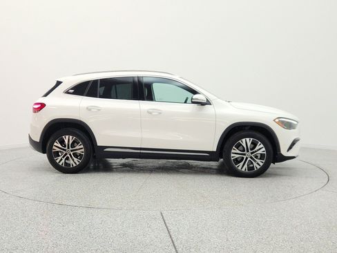 Certified 2025 Mercedes-Benz GLA 250 image 4