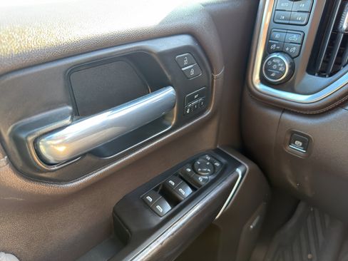 Used 2021 Chevrolet Silverado 1500 LTZ AWD/4WD image 8