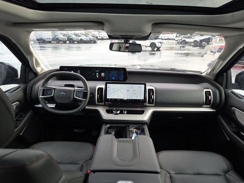 Used 2025 Ford Expedition Max Active image 25