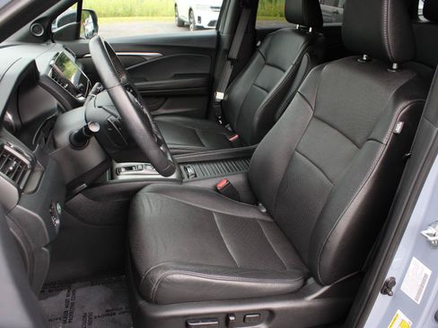 Used 2023 Honda Passport EX-L image 16