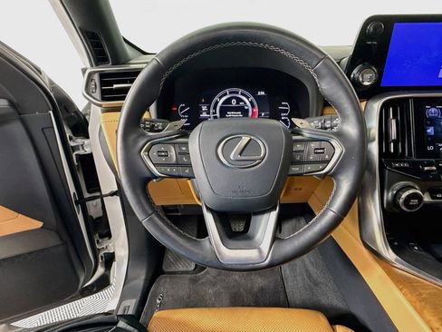 Used 2022 Lexus LX 600 4WD w/ Interior Upgrade Package image 11