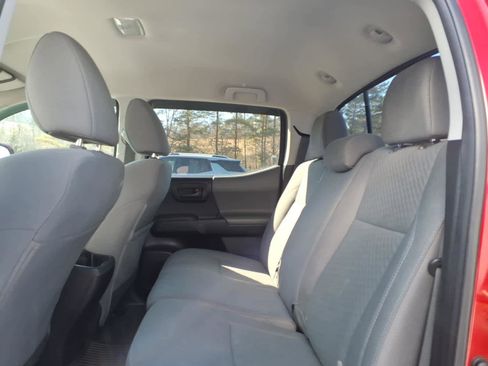 Used 2020 Toyota Tacoma SR image 9