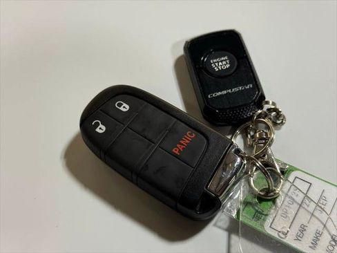 Certified 2022 Jeep Compass Latitude AWD/4WD image 35
