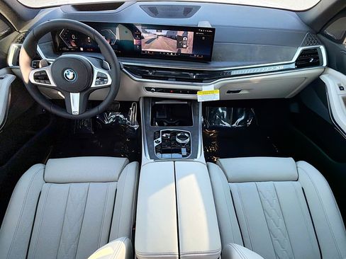 New 2026 BMW X5 xDrive50e image 16